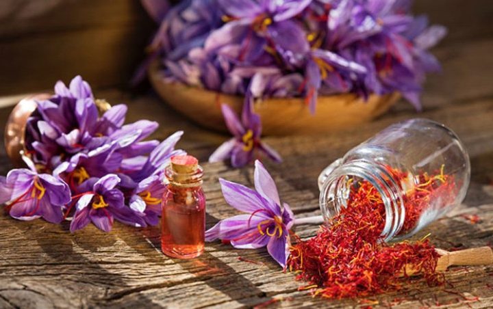 به گزارش پایگاه خبری تولیدگران کارآفرین به نقل از زعفران در ایران کیلویی ۴۱ میلیون و ۳۵۰ هزار تومان خریداری اما در بازارهای جهانی کیلویی بالای ۲۵۰ میلیون تومان می‌فروشند.