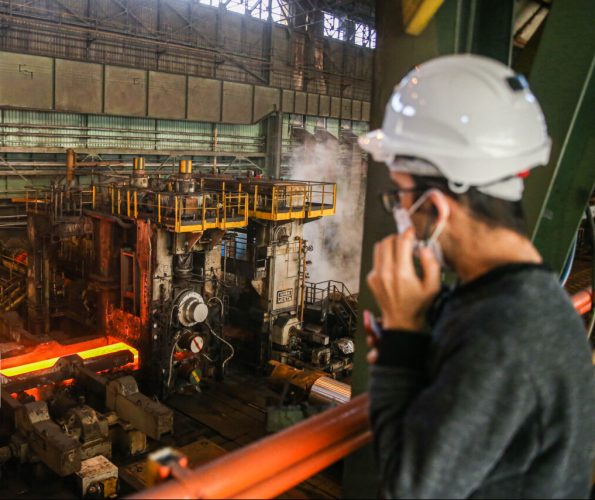 به گزارش تولیدگران کارافرین به نقل از ایرنا از انجمن تولیدکنندگان فولاد ایران، بیشترین نرخ رشد تولید در زنجیره فولاد با ۹.۲ درصد برای شمش فولادی به ثبت رسید و کاهش تولید سالیانه در میلگرد، ورق گرم، ورق سرد و اسلب رقم خورد.