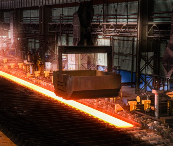 به گزارش تولیدگران کارافرین به نقل از ایرنا، انجمن تولیدکنندگان فولاد ایران آمار کامل حجم و ارزش صادرات سال ۱۴۰۲ زنجیره فولاد کشور را منتشر کرد که از مهم‌ترین دستاوردهای صنعت فولاد، رشد ۱۸ درصدی ارزش صادراتی زنجیره فولاد معادل تقریبی ۱.۲ میلیارد دلار است.