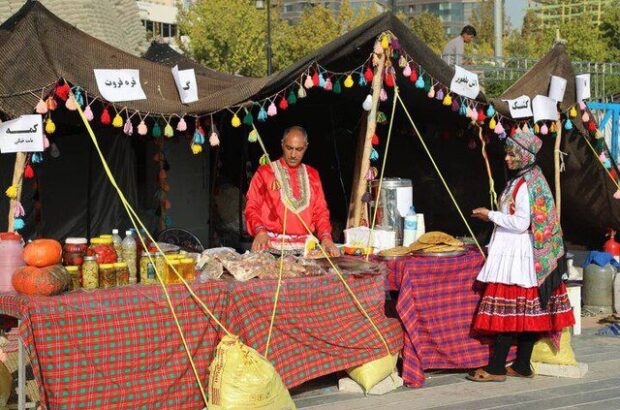 به گزارش تولیدگران کارآفرین: ایوب فصاحت در گردهمایی مدیران‌ عامل اتحادیه‌ها و تعاونی‌های عشایری کشور با بیان این مطلب، اظهار داشت: تعاونی‌ ها یک الگوی اقتصادی هستند و اساس تعاونی‌ها در اقتصاد این است که تولید و توزیع ثروت را عادلانه کنند.