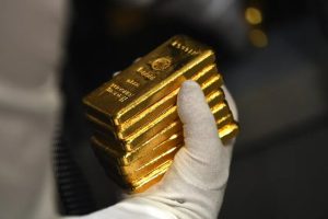 به گزارش تولیدگران کارافرین به نقل از ایسنا، هر اونس طلا با ۰.۲ درصد افزایش به ۲۳۴۶ دلار و ۱۸ سنت رسید. قیمت شمش تا این هفته ۰.۵ درصد افزایش یافته است. قیمت طلای آمریکا با ۰.۱ درصد افزایش به ۲۳۴۵ دلار و ۲۰ سنت رسید.