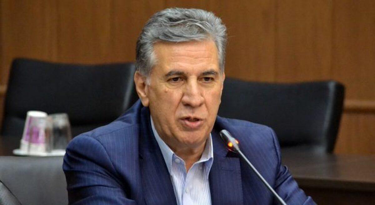 به گزارش تولیدگران کارآفرین به نقل از خبرنگار پایگاه خبری بازارسرمایه ایران(سنا)، صمد حسن‌زاده، در جلسه فوق‌العاده هیات نمایندگان اتاق ایران که  یکشنبه ۱۶ دی ماه در محل اتاق ایران برگزار شد، افزود: با توجه به کمبود انرژی و منابع ارزی بخش خصوصی، اتاق ایران در جلسات، مکاتبات و پیگیری‌هایی که با ریاست جمهور، وزارت نیرو، وزارت اقتصاد و بانک مرکزی داشته، در صدد رفع این چالش‌ها است.
