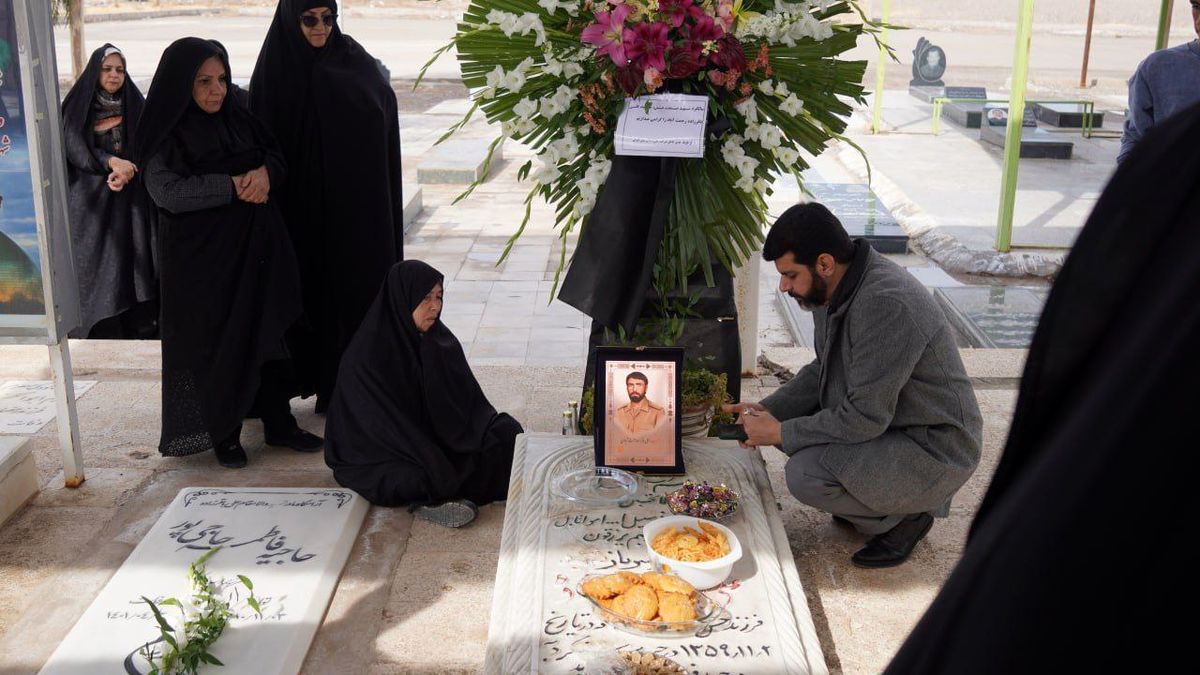 در سالروز شهادت سه شهید صنعت مس، مشاور مدیرعامل شرکت ملی صنایع مس ایران در امور ایثارگران با خانواده معظم این شهدا دیدار و گفتوگو کرد.
