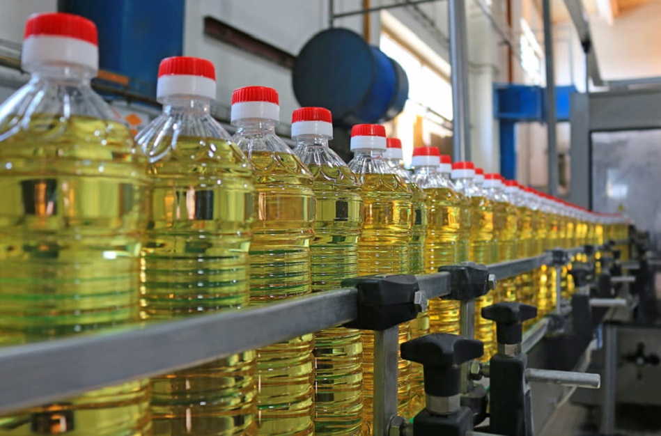تنظیم بازار روغن نباتی در گرو تسریع ثبت سفارش واردات روغن خام، عضو هیات مدیره انجمن صنایع روغن نباتی ایران از کاهش ۳۲ درصدی واردات روغن به کشور خبر داد و خواستار اقدامات فوری دستگاه‌های مسئول از جمله وزارت جهاد کشاورزی در این حوزه شد.