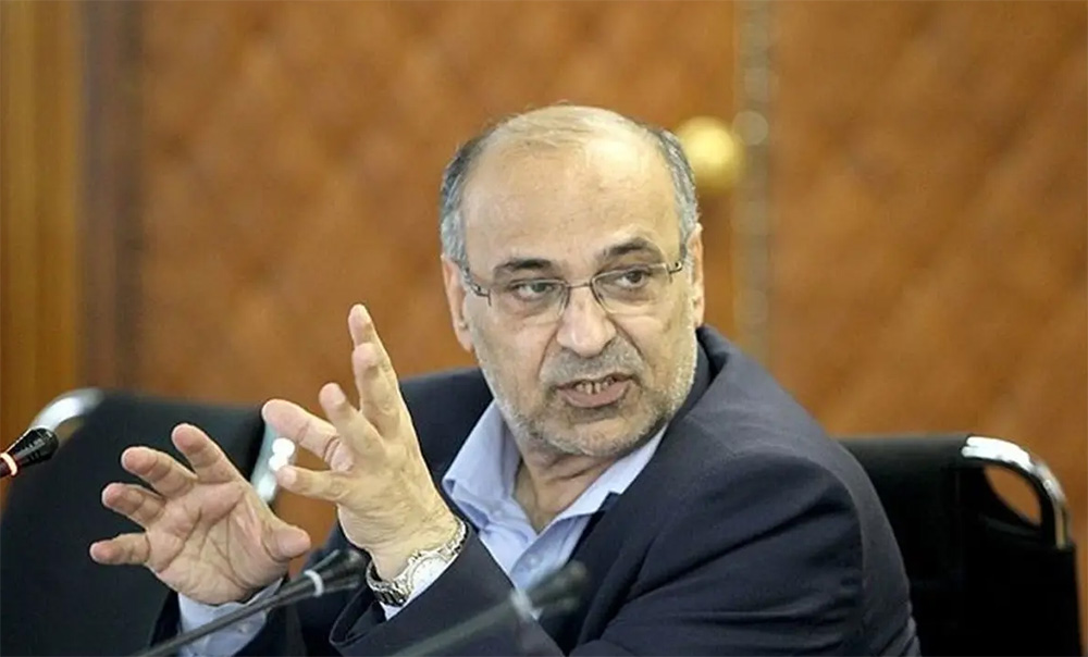 به گزارش تولیدگران کارآفرین: سیدمهدی حسینی درباره اینکه آیا این امکان وجود دارد که در نبود گاز صادراتی روسیه به اروپا؛ ایران وارد این بازار از مسیر سواپ گاز ترکمنستان شود، اظهار داشت: این واقعیت غیرقابلانکار است که مطمئنا هرگز روسها غیر از قدرتهای بزرگ و امریکا که امروز به اروپا الانجی انتقال میدهد و روسیه توان مقابله ندارد، هرگز به هیچ کشوری اجازه نخواهد داد که وارد بازار اروپا شود.