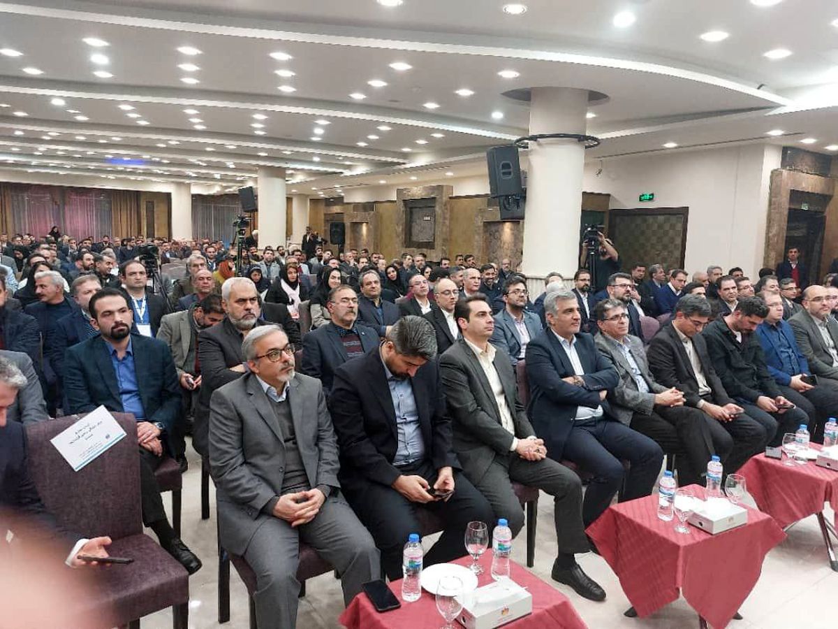 نشست مدیران عامل هلدینگ شستا و مدیران روابط عمومی این هلدینگ، پنج شنبه چهارم بهمن ماه با سخنرانی آنلاین احمد میدری، وزیر کار، تعاون و رفاه اجتماعی در سالن اجتماعات مجموعه کشتیرانی تهران آغاز شد.