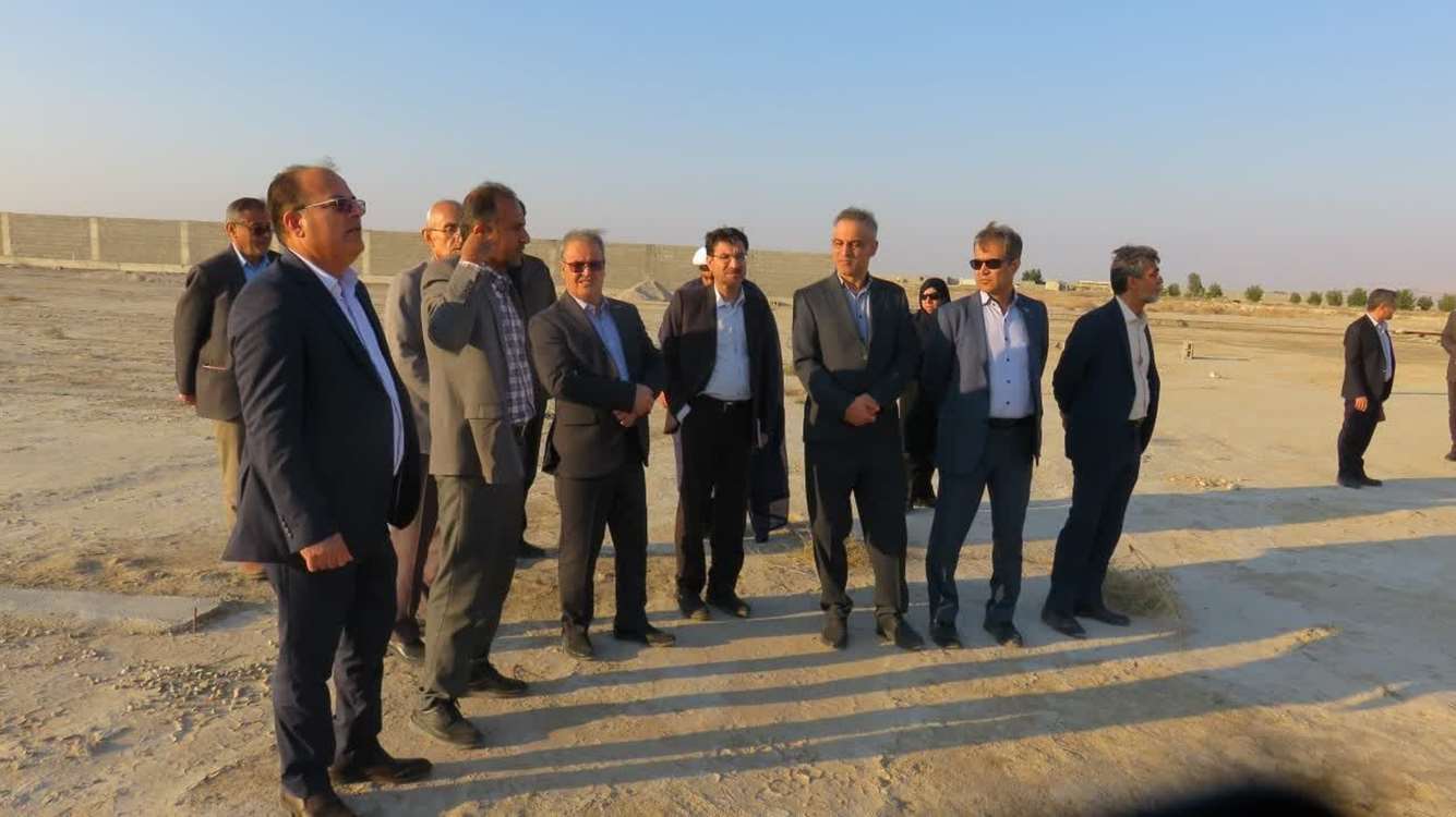 تغییر جیره غذایی دام و توسعه آبزیپروری، معاون وزیر و رئیس سازمان تحقیقات، آموزش و ترویج کشاورزی (تات)، با اشاره به تغییر جیره غذایی دام و توسعه آبزیپروری، از اجرای برنامه های کلان برای مقابله با کمآبی و تغییر الگوی کشاورزی در استانهای جنوب کشور خبر داد.