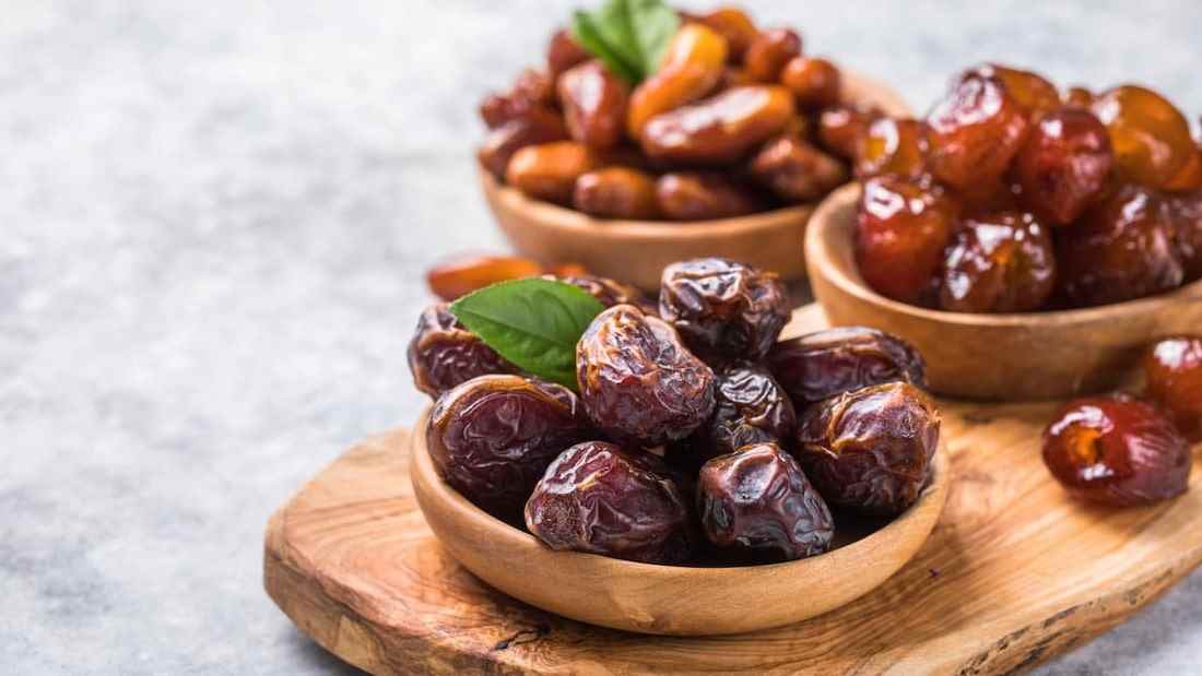 قیمت هرکیلو خرمای مضافتی ۱۰۰ هزارتومان، رئیس انجمن خرما از آمادگی سازمان تعاون روستایی و فروشگاه‌های مواد غذایی در خصوص عرضه خرمای ماه رمضان خبر داد.