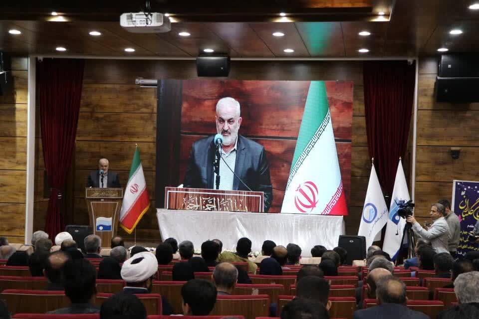 به گزارش تولیدگران کارآفرین: عباس علی‌آبادی در مراسم آغاز عملیات اجرایی تصفیه‌خانه فاضلاب شهر فسا که با حضور امیری استاندار فارس، جمعی از مدیران کشوری و استانی، محمدی نماینده شهرستان فسا و جمعی از مدیران و شورهای شهرستان فسا برگزار شد، گفت: عزم دولت و وزارت نیرو در بازچرخانی آب و استفاده از آب‌های خاکستری جدی است.
