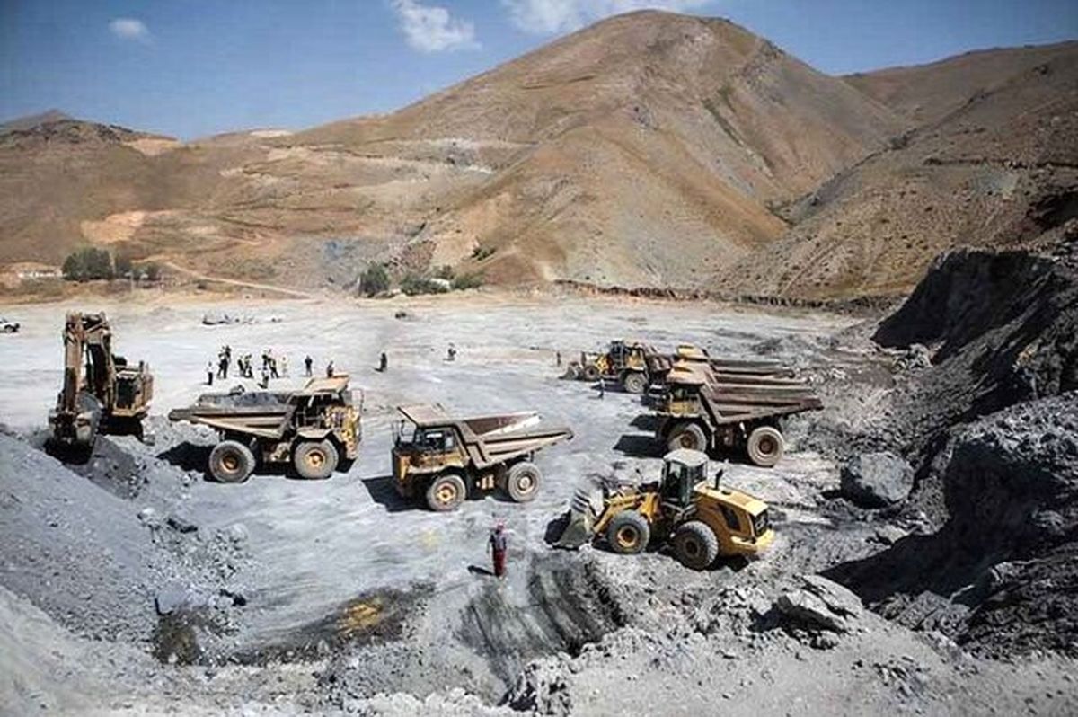 مدیر کل صنعت، معدن و تجارت استان یزد هوشمندسازی معادن را یکی از طرح‌های مهم این استان در راستای کاهش هزینه‌ها و افزایش بهره‌وری ذکر کرد.