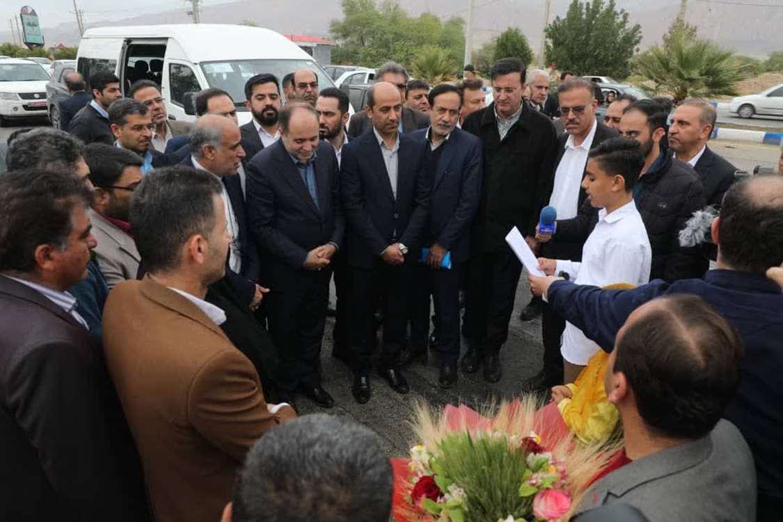 وزیر جهاد کشاورزی وارد شهرستان دشتی استان بوشهر شد، وزیر جهاد کشاورزی به همراه هیأت همراه در پنجمین سفر استانی دولت چهاردهم، وارد شهرستان دشتی استان بوشهر شد.