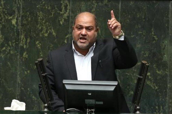 به گزارش تولیدگران کارافرین: جلیل مختار، با اشاره به اینکه کمیسیون انرژی به طور مرتب جلسات متعددی را برای بحث ناترازی انرژی و سوخت برگزار کرده، به خبرنگار پایگاه خبری بازار سرمایه ایران (سنا)، گفت: در ناترازی، تنها یک دستگاه اجرایی مقصر نیست و نمیتوان تغییر دولتها را عامل این ناترازیها دانست.