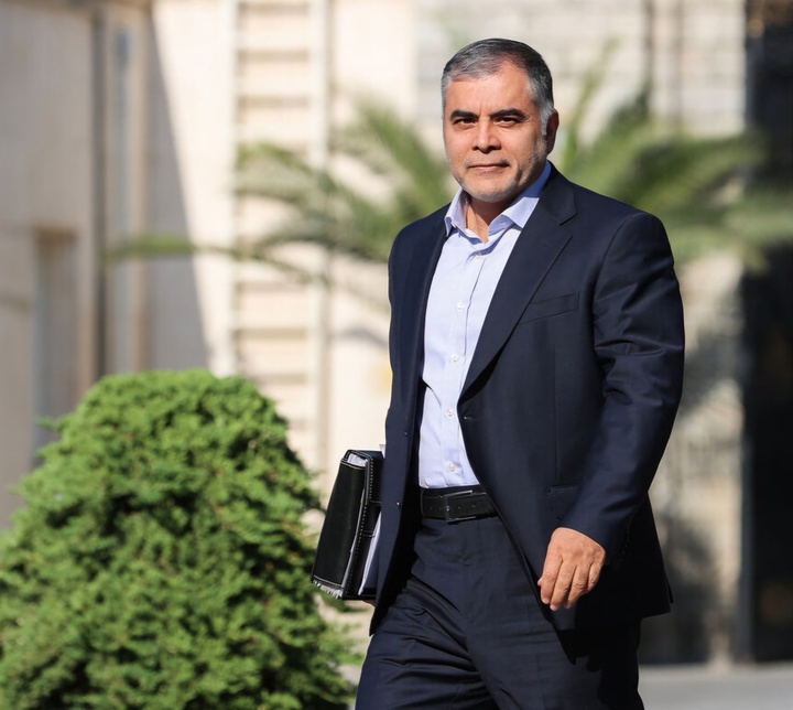 به گزارش تولیدگران کارافرین: محسن پاک نژاد در حاشیه جلسه هیئت دولت در جمع خبرنگاران، بیان کرد: کاملا از نظر تامین ذخایر بنزین آمادگی را داریم. ذخایر بنزین برای مسافرت هموطنان آماده است، آمادگی را از نظر میزان ذخایر بنزین داریم و هیچ مشکلی در این زمینه نخواهد بود.