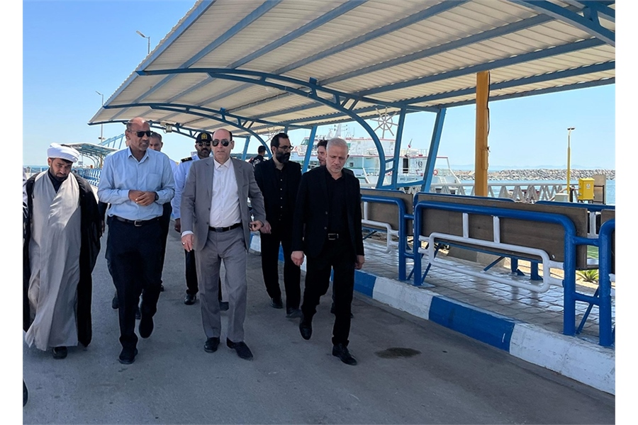 به گزارش تولیدگران کارآفرین، محمد اسمی به همراه هیاتی ضمن بازدید از بندر شهید حقانی با هدف رصد آخرین آمادگی این بندر برای روزهای نوروز ۱۴۰۴ در جریان وضعیت فنی و ایمنی شناورهای مسافری این بندر قرار گرفت.