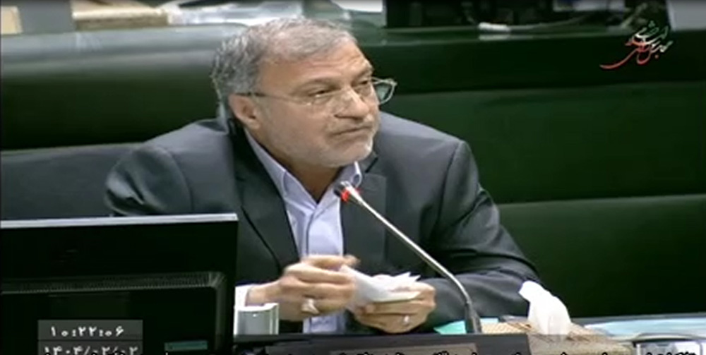 به گزارش تولیدگران کارآفرین: وی با اشاره به اصل ۱۳۸ قانون اساسی که نظارت بر اجرای سیاستهای کلی نظام تأکید دارد، اظهار داشت: «از برنامه اول تا ششم توسعه، متأسفانه تنها حدود ۳۰ درصد پیشرفت در حد احکام باقی مانده و این موضوع تأثیر مستقیم بر وضعیت اقتصادی مردم، اشتغال، مسکن و سایر مسائل معیشتی گذاشته است.»
