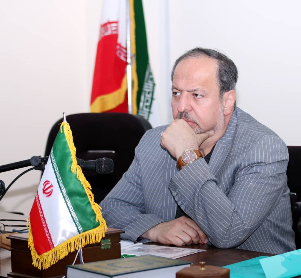 به گزارش تولیدگران کارآفرین به نقل از صدای پتروشیمی: از سوابق وی میتوان به ریاست حراست شهرداری تهران در دوران شهرداری احمدی نژاد، ریاست دفتر حسین دهقان و مدیریت نیروی انسانی وزارت دفاع نام برد البته لازم به ذکر است این سوابق از طریق پرسوجو با نزدیکان نامبرده دریافت شده و از سوابق ایشان با جستوجو در فضای رسانهای موردی یافت نشد.