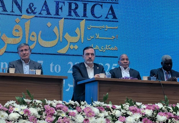 به گزارش تولیدگران کارآفرین، رئیس هیأت مدیره و مدیرعامل صندوق ضمانت صادرات ایران در سومین اجلاس همکاریهای ایران و آفریقا اظهار کرد: صندوق ضمانت صادرات ایران، با سابقهای بیش از ۵۰ سال در این رویداد و بهطور خاص برای اتحادیه آفریقا، یک بسته ویژه تدارک دیده است که به اختصار به آن میپردازیم.