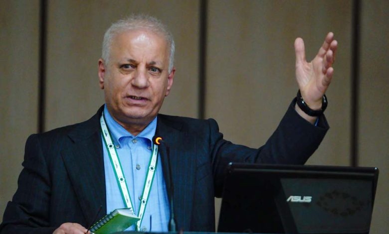 به گزارش تولیدگران کارآفرین، مدیرعامل شرکت مهندسی و خدمات دریایی نگین سبز خاورمیانه با بیان این مطلب در دومین روز برگزاری نخستین همایش سالانه راهنمایان کشتی گفت: در دو روز برگزاری همایش تعداد ۱۲ مقاله ارائه شد که از سطح خوبی برخوردار بودند و موضوعات گوناگون و قابل بحثی را در این همایش به اشتراک گذاشتند.