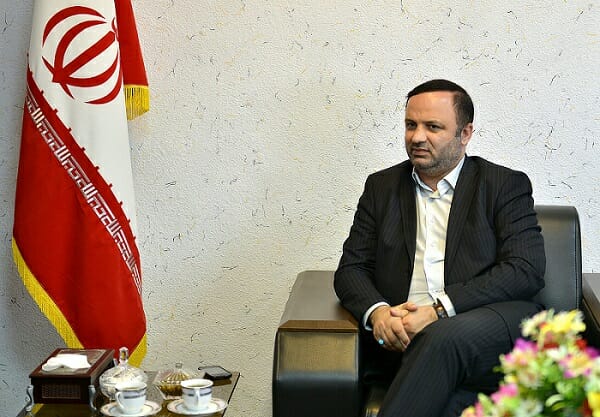 به گزارش تولیدگران کارآفرین: رضا مسرور؛ دبیر شورای عالی مناطق آزاد تجاری  و صنعتی و ویژه اقتصادی در یادداشتی در رونامه اعتماد عنوان کرد: این رویکرد، فراتر از یک تغییر سیاست مقطعی، تلاشی برای معکوس کردن روند صنعتی‌زدایی آمریکا، تضعیف شاخص دلار، و کاهش کسری تراز تجاری است تا بنیان‌های قدرت اقتصادی و نظامی این کشور را در بلندمدت تحکیم بخشد.
