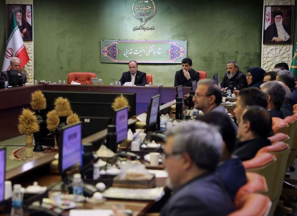 به گزارش تولیدگران کارآفرین به نقل از وزارت جهاد کشاورزی، غلامرضا نوری در جلسه ستاد هماهنگی امنیت غذایی با اشاره به قانون انتزاع و تعیین وظیفه نظارتی وزارت جهاد کشاورزی تا مرحله عمده‌فروشی محصولات، بر پیگیری وظایف محوله و پاسخگویی در قبال مسایل بازار تاکید کرد و افزود: هدف از این جلسات، همکاری و خدمت به مردم است.