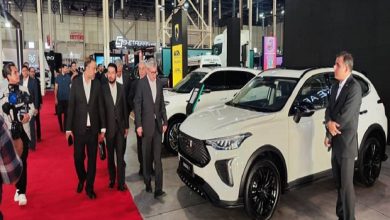 به گزارش تولیدگران کارآفرین به نقل از ایکوپرس- در میان غرفه‌های متنوع خودرویی، ایران‌خودرو در سالن فردوسی با محصولات جدید خود حضور یافته و خودروهای سواری، تجاری و کاربری را در معرض دید بازدیدکنندگان قرار داده است.