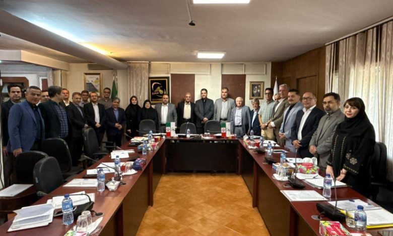 به گزارش تولیدگران کارآفرین به نقل از روابط عمومی و امور بین‌الملل شرکت سیمرغ، با حضور مدیرعامل، مدیران واحدهای استانی و ستادی شرکت سیمرغ، اولین نشست راهبردی تحول سیمرغ با رویکرد هم‌اندیشی و هم‌افزایی برای رشد اقتصادی برگزار شد.