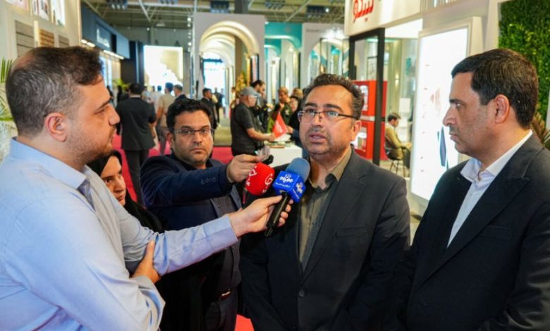 به گزارش تولیدگران کارآفرین: حبیب‌الله طاهرخانی، معاون مسکن و ساختمان وزیر راه و شهرسازی در حاشیه بازدید از بیست‌وپنجمین نمایشگاه بین‌المللی صنعت ساختمان با اشاره به تدوین و اجرای طرحی پیشران در حوزه مسکن، از سیاست‌های حمایتی دولت برای تحول در صنعت ساختمان با تمرکز بر فناوری‌های نو و صرفه‌جویی انرژی خبر داد.