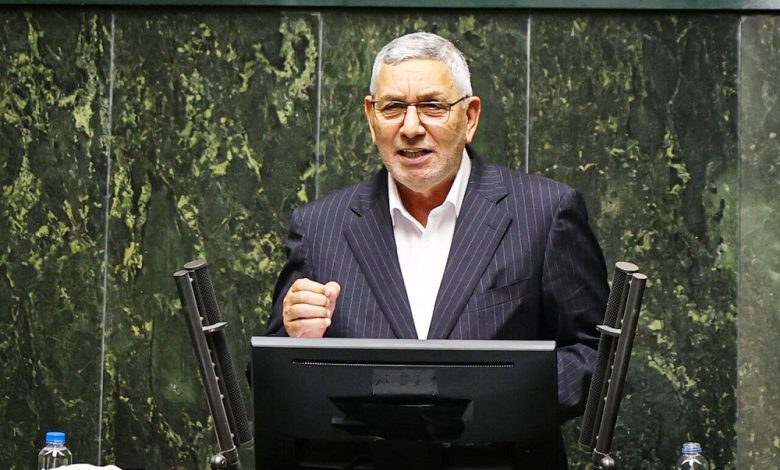 به گزارش تولیدگران کارآفرین: عبدالغفور امان‌زاده عضو کمیسیون کشاورزی، آب، منابع طبیعی و محیط زیست مجلس شورای اسلامی در گفت‌وگو با خبرنگار روستانیوز با بیان اینکه وضعیت مراکز تولید و بنگاه‌های اقتصادی کشور به دلیل نبود سرمایه در گردش به خصوص در حوزه کشاورزی خیلی مناسب نیست، اظهار داشت: بخش تولید برای رونق و پایداری نیازمند حمایت‌های مالی ویژه در قالب دریافت وام و تسهیلات از نظام بانکی است.