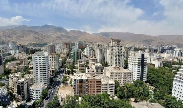 به گزارش تولیدگران کارآفرین به نقل از اعتماد: بیت‌الله ستاریان، کارشناس بازار مسکن در خصوص وضعیت کنونی بازار مسکن گفت: جنگ اخیر تغییر محسوسی بر بازار مسکن تهران ایجاد نکرد و برخلاف برخی گمانه‌زنی‌ها درباره مهاجرت معکوس از تهران به سایر مناطق کشور، نشانه‌ای از چنین روندی در عمل دیده نمی‌شود.