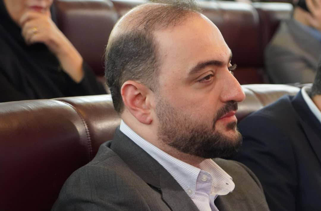به گزارش تولیدگران کارآفرین: شاهقلعه تصریح کرد: اعزام کاروان کارکنان صنعت پتروشیمی شاغل در منطقه عسلویه به عتبات عالیات، راهاندازی موکبهای اربعینی در سطح منطقه پارس جنوبی، پشتیانی از موکبهای تابعه هلدینگ در سطح مرزها و کشور عراق از ویژه برنامههای در این منطقه خواهد بود.
