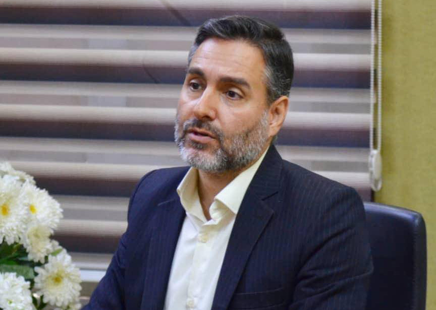 به گزارش تولیدگران کارآفرین: داود مسعودی در گفت‌وگویی با خبرنگاران اظهار داشت: امروز فناوری‌های نوین از جمله فناوری اطلاعات، اقتصاد دیجیتال و هوش مصنوعی نقش کلیدی در شکل‌دهی به آینده اقتصاد جهانی دارند. کشورهایی که بتوانند در این عرصه به موقع وارد شوند و همکاری‌های فناورانه بین‌المللی ایجاد کنند، نه تنها سهم بیشتری از بازارهای جهانی خواهند داشت، بلکه می‌توانند امنیت و رشد پایدار اقتصادی خود را تضمین کنند.