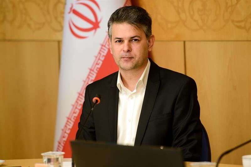 به گزارش تولیدگران کارآفرین به نقل از شرکت ملی صنایع پتروشیمی، محمد مقاره با اشاره به تغییرات نوزدهمین دوره نمایشگاه ایران‌پلاست اظهار کرد: نمایشگاه ایران‌پلاست همواره با هدف توسعه بازار و ایجاد فرصت‌های تجاری با شعار کسب‌وکار جهانی برگزار می‌شود اما در دوره جدید برای نخستین‌بار سیاست‌گذاری از اجرا جدا شد و شورای سیاست‌گذاری با حضور تشکل‌ها و انجمن‌ها شکل گرفت و در تصمیم‌گیری‌ها نقش‌آفرینی کرد، همچنین در بخش اجرایی نیز مدیریت روابط عمومی شرکت ملی صنایع پتروشیمی مسئولیت کامل را به‌عهده گرفت و با همکاری مشاور و پیمانکار اجرایی امور را پیش برد.