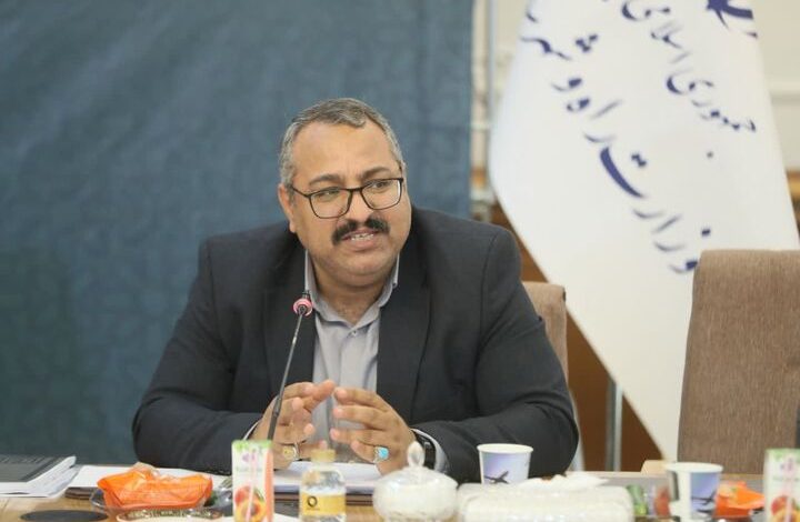 به گزارش تولیدگران کارآفرین: محمد سرلک، مدیرکل دفتر نظارت بر طرح‌های توسعه و عمران شهری کشور در گفت‌وگو با وزارت راه و شهرسازی از مراحل بررسی طرح پژوهشی استانداردسازی دستور تهیه نقشه و صدور پروانه سه مرحله‌ای خبر داد.