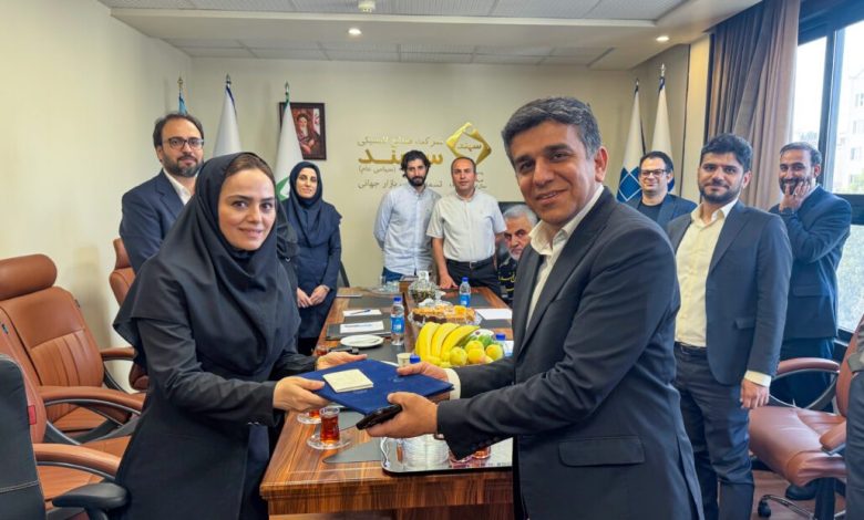 به گزارش تولیدگران کارآفرین به نقل از  روابط عمومی شرکت صنایع لاستیکی سهند، در این مراسم، اعضای هیئت‌مدیره با قدردانی از خدمات ارزشمند آقای صیادزاده در دوران مسئولیت ایشان، ابراز امیدواری کردند که با حضور آقای صداقت، مسیر رشد و موفقیت شرکت با قدرت بیشتری ادامه یابد.
