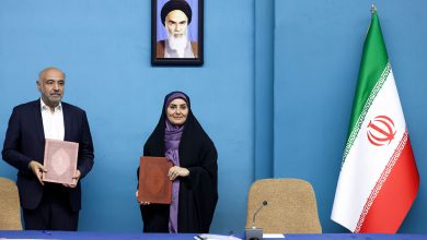 به گزارش تولیدگران کارآفرین به نقل از وزارت راه و شهرسازی،  فرزانه صادق وزیر راه و شهرسازی در مراسم آغاز ساخت ۹۴ هزار مسکن کارگری در ۷ استان که با حضور مسعود پزشکیان برگزار شد، گفت: با توجه به تأکید رییس‌جمهور مبنی بر توجه به تأمین مسکن دهک‌های پایین درآمدی، امروز در هماهنگی با صاحبان صنایع و شرکت‌های ساختمانی، هم‌زمان با آغاز عملیات اجرایی احداث ۹۴ هزار مسکن کارگری، تفاهم‌نامه‌ای با صاحبان صنایع، کارخانجات که مجری ساخت واحد های مسکونی کارگران هستند، به امضا رسید.