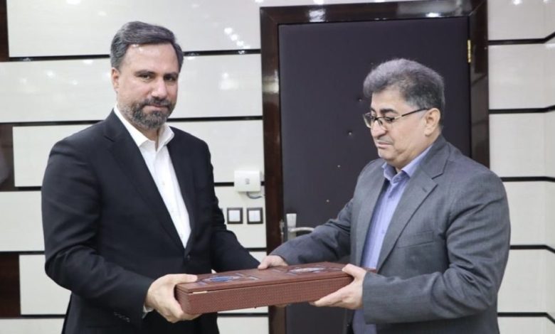 به گزارش تولیدگران کارآفرین به نقل از روابط عمومی شرکت عملیات غیرصنعتی پازارگاد، در این دیدار مدیرعامل شرکت پازارگاد با آرزوی موفقیت برای دانش‌آموزان استان بوشهر در سال تحصیلی جدید آمادگی پازارگاد و هلدینگ خلیج فارس برای حمایت از دانش‌آموزان نخبه و مستعد و معلمان توانمند اعلام کرده و گفت: دکتر شریعتمداری در رأس هلدینگ خلیج فارس، توجه ویژه ای به حوزه آموزش و پرورش دارند و این توجه بعد از تأکیدات رئیس جمهور محترم به امر آموزش دو چندان بوده و وارد فاز اجرایی و عملیاتی شده است.