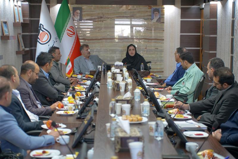 به گزارش تولیدگران کارآفرین: در این نشست، موضوعات مربوط به کارکنان شاغل در مشاغل سخت و زیان‌آور به‌ویژه در زمینه سوابق خدمتی پیش از اشتغال در ذوب‌آهن اصفهان و فعالیت در شرکت‌های پیمانکاری به‌صورت دقیق بررسی و ابعاد مختلف آن تشریح شد.