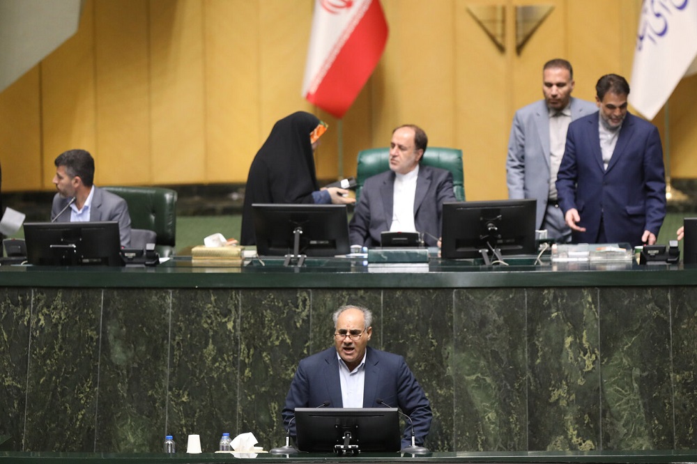 به گزارش تولیدگران کارآفرین به نقل از روستانیوز بر توجه به حفظ و پایداری امنیت غذایی تاکید کرد و گفت: از آنجایی که زنجیره غذایی موتور محرکه اقتصاد هر کشور به شمار می رود، بنابراین رسیدگی به این بخش و حمایت ویژه از فعالان آن بی‌تردید اقتصاد کشور را در مسیر رشد و بالندگی قرار می‌دهد.