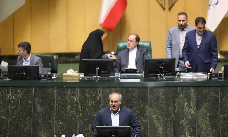 به گزارش تولیدگران کارآفرین به نقل از روستانیوز بر توجه به حفظ و پایداری امنیت غذایی تاکید کرد و گفت: از آنجایی که زنجیره غذایی موتور محرکه اقتصاد هر کشور به شمار می رود، بنابراین رسیدگی به این بخش و حمایت ویژه از فعالان آن بی‌تردید اقتصاد کشور را در مسیر رشد و بالندگی قرار می‌دهد.