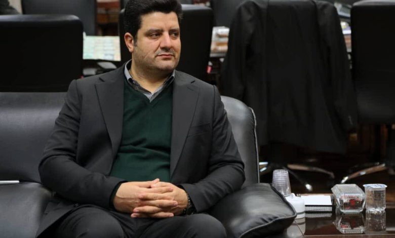 به گزارش تولیدگران کارآفرین: بر اساس این آئین‌نامه، مبنای انجام معاملات بزرگ، مناقصه عمومی اعلام شده و  این شفافیت الزامی، ضمن کاهش ریسک سوءاستفاده و تصمیمات سلیقه‌ای، اعتماد اعضای صندوق را نیز تقویت می‌کند.