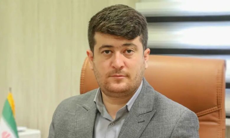 به گزارش تولیدگران کارآفرین سید جواد فلاحیان، مدیرعامل پادجم در مردادماه برکنار و قاسم زینلی‌نژاد سرپرست این شرکت شد و کمی بعد مسعود اکبری سامانی جای زینلی‌نژاد را گرفت و حدود سه ماه است که پادجم بدون مدیرعامل است.