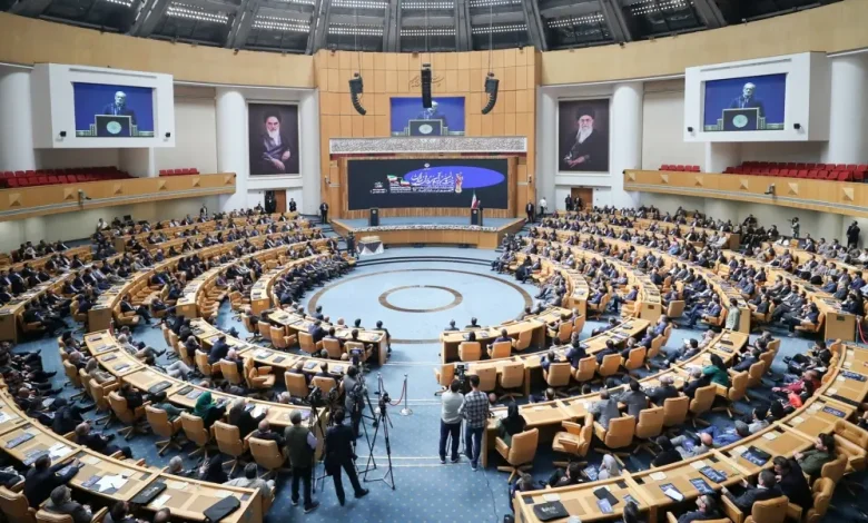 به گزارش تولیدگران کارآفرین به نقل از روابط عمومی سازمان توسعه تجارت ایران، مراسم بیست و نهمین دوره روز ملی صادرات از 46 صادرکننده در رتبه‌بندی صادرکننده مدال آور، صادرکننده ممتاز، صادرکننده نمونه ملی، صادرکننده شایسته تقدیر، قدردانی شد که این افراد از بین 500 صادرکننده ثبت نام شده در سامانه ارزیابی صادرکنندگان سازمان توسعه تجارت ایران انتخاب شدند. اسامی این منتخبان در ادامه آمده است:
