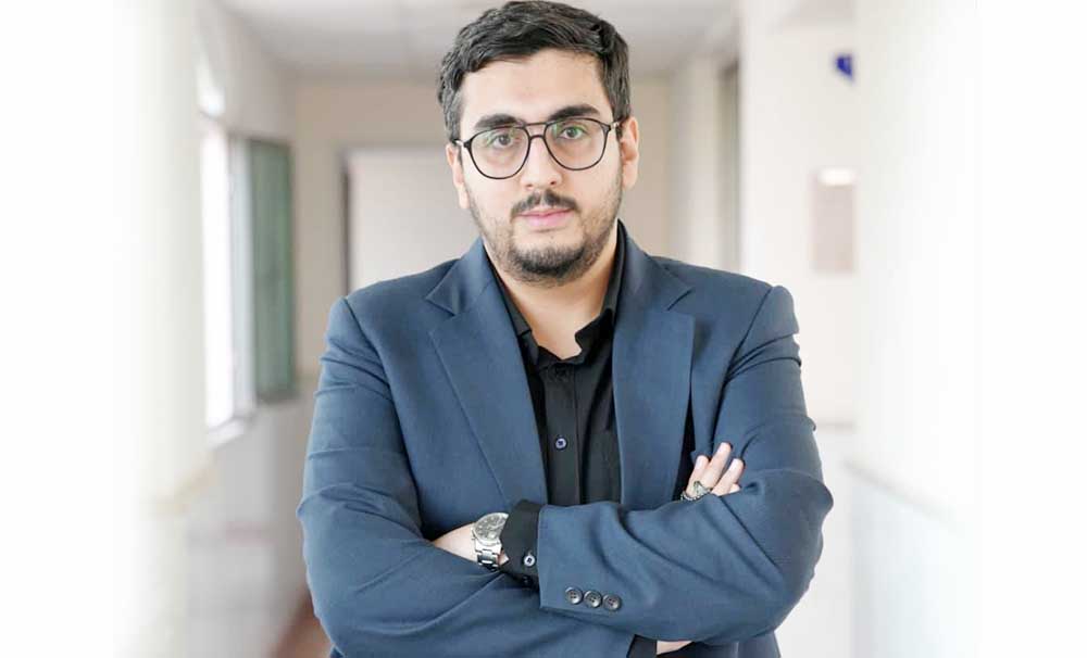 به گزارش تولیدگران کارآفرین: از طریق یک سازوکار قانونی به نام «تجمیع مالیاتی»، آنها مجازند زیانهای یک پروژه را از سود پروژه دیگر کسر کنند. در عمل، این به معنای آن است که سود حاصل از گنجینه ملی، به جای سرازیر شدن به مخزن خزانه، صرف پر کردن چالههای مالی پروژههای دیگر میشود. این نشتی مداوم، دولتها را به سمت یک استراتژی هوشمندانه سوق داده است: «استراتژی سیلوهای مالیاتی» یا حصارکشی (Ring-Fencing)؛ رویکردی که هر پروژه معدنی را در یک سیلوی مالی مجزا و غیرقابل نفوذ قرار میدهد.
