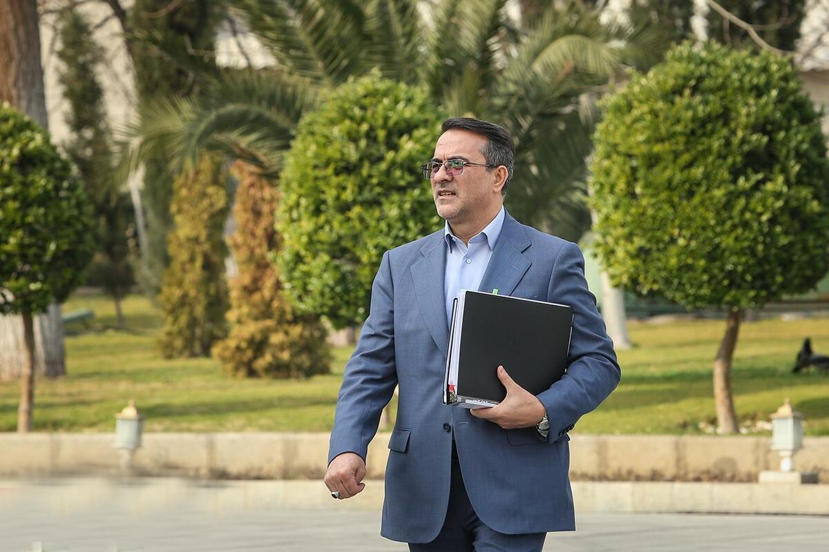 به گزارش تولیدگران کارآفرین به نقل از ستاد خبری نمایشگاه: این رویداد با هدف معرفی آخرین دستاوردها، فناوری‌ها و راهکارهای نوین در حوزه مدیریت یکپارچه شهری، شهرسازی دیجیتال و خدمات هوشمند، برگزار شده است. مراسم افتتاحیه با حضور هیئت بلندپایه‌ای از مقامات رسمی، شامل نمایندگان مجلس شورای اسلامی، معاونین وزارتخانه‌های علوم، تحقیقات و فناوری کشور و همچنین مدیران ارشد سازمان‌ها و شرکت‌های دولتی و خصوصی همراه بود.