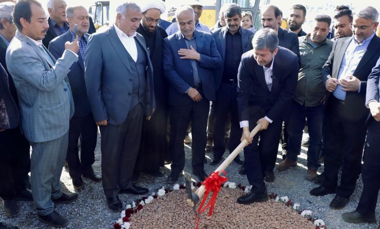 به گزارش تولیدگران کارآفرین: در آیین افتتاح یکی از این طرح‌ها، اکبر پولادی تعبیر جالبی درباره نحوه فعالیت استاندار اصفهان به کار برد و گفت: «جمالی‌نژاد با اقدامات شبانه‌روزی خود خواب را از چشمان مدیران ربوده است!»