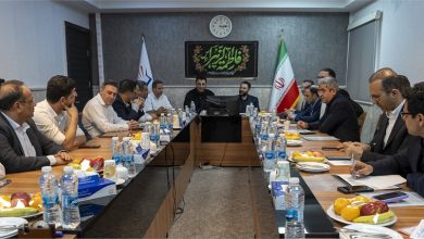 به گزارش تولیدگران کارآفرین به نقل از روابط عمومی و امور فرهنگی پتروشیمی مروارید؛ در ابتدای جلسه، حسام خوشبینفر مدیرعامل پتروشیمی مروارید ضمن خیرمقدم به مدیرعامل بانک شهر و هیات همراه، گزارشی از وضعیت تولید، برنامههای آینده و رویکردهای مدیریتی این شرکت ارائه کرد.