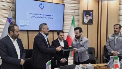به گزارش تولیدگران کارآفرین، این تفاهم نامه با هدف حرکت در مسیر توسعه پایدار، رفع ناترازیهای انرژی، تحقق اهداف توسعهای صنعت پتروشیمی و تقویت زنجیره تولید محصولات پتروشیمی با حمایت دکتر شریعتمداری، مدیرعامل هلدینگ خلیج فارس و با حضور دکتر عباسزاده، معاون وزیر نفت و مدیرعامل شرکت ملی صنایع پتروشیمی و مدیران عامل این دو شرکت بزرگ منعقد شد.