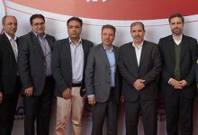 به گزارش تولیدگران کارآفرین به نقل از روابط عمومی شرکت عملیات غیرصنعتی پازارگاد؛در آیین افتتاحیه هفتمین نمایشگاه تخصصی فناوری اطلاعات،حراست و HSE که با حضور مدیرعامل سازمان منطقه ویژه پارس، مدیرعامل شرکت عملیات غیرصنعتی پازارگاد ، مدیران صنایع مستقر در منطقه پارس و مقامات استان بوشهر برگزار گردید، جایزه دستاورد برتر صنعت نفت، گاز و پتروشیمی به مهندس علی امامی مدیر فناوری اطلاعات شرکت عملیات غیرصنعتی پازارگاد اهدا شد.