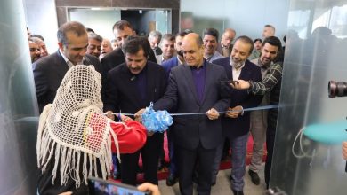 به گزارش تولیدگران کارآفرین به نقل از روابط عمومی و امور بین‌الملل سازمان منطقه آزاد انزلی: براین اساس 9 طرح تولیدی-صنعتی با میزان سرمایه‌گذاری 198 میلیارد تومانی و اشتغالزایی مستقیم برای 199 نفر توسط بخش خصوصی در زمینه‌های تجهیزات رایانه، یخچال‌های صنعتی، پوشاک، قطعات خودرو، تولید کیسه پلاستیک، عطر، و پوشاک به صورت رسمی در مدار تولید قرار گرفت.