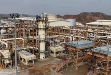 به گزارش تولیدگران کارآفرین به نقل از گروه سرمایه گذاری اهداف: کارخانه جمع‌آوری و فشارافزایی گازهای مشعل بیاتِ دهلران امروز (دوشنبه، ۲۰ بهمن) با حضور مسعود پزشکیان، رئیس‌جمهوری و محسن پاک‌نژاد، وزیر نفت به‌صورت ویدئوکنفرانس به بهره‌برداری رسید.